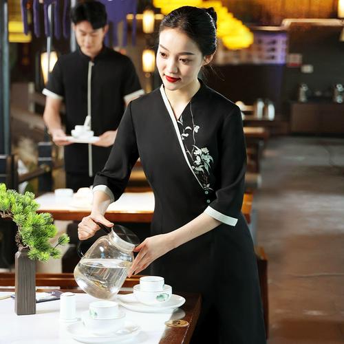 优雅蜕变·步履生香——高端中式餐厅女服务员夏装工作服解析